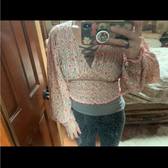 Free People *RARE* SHE MADE ME Peasant Floral Blouse Crop Top - Picture 12 of 12